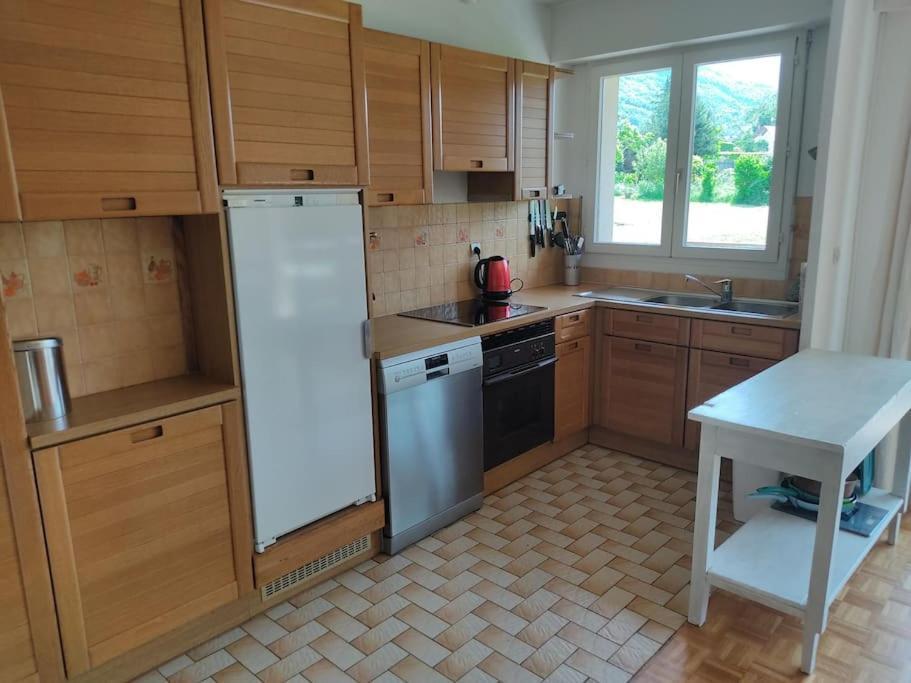 Bel Appartement Au Calme A 5 Minutes Du Village Мантон-Сен-Бернар Екстер'єр фото